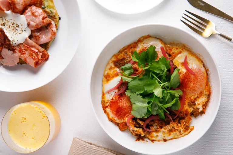 Ответ петербургской зиме: в ресторане Harvest запустили обновленное меню завтраков, лишенное утренней скромности